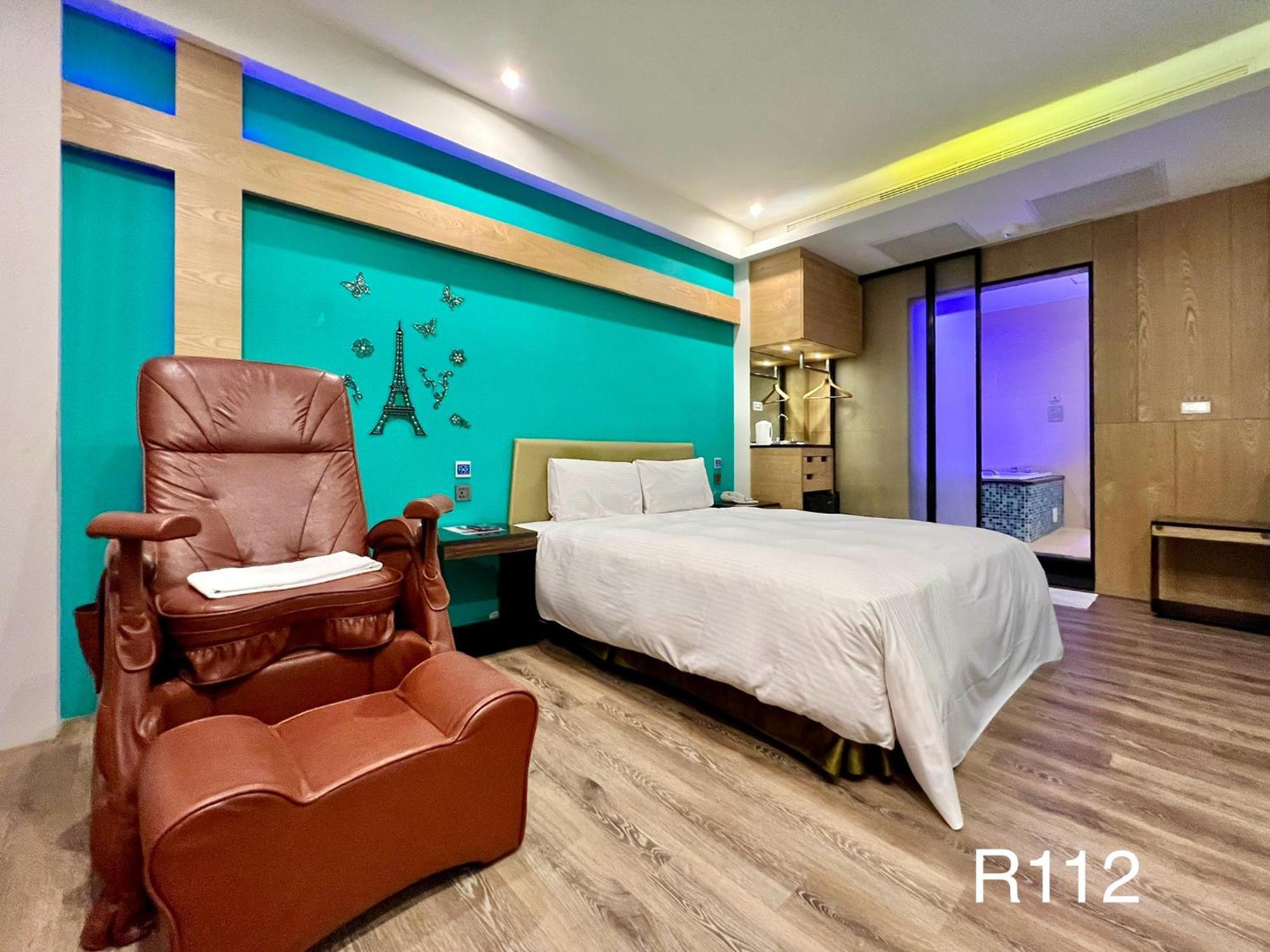 Catwalk Motel -Тайнань Экстерьер фото